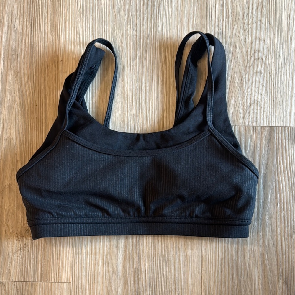 NWOT Lululemon size 6 sports bra